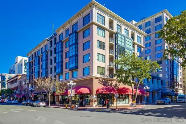 Exterior, Facade, Condo Building