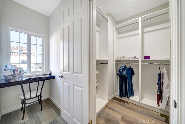 Interior, Walk-in Closets, Wood Texture Flooring