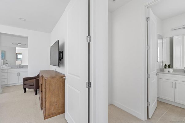 Bathroom, Interior, Recessed Lighting