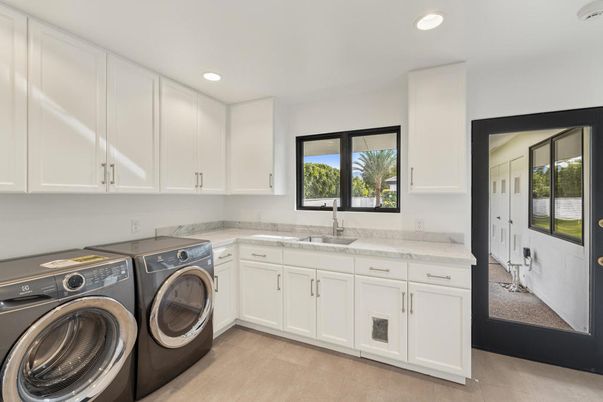 Interior, Recessed Lighting, Washer