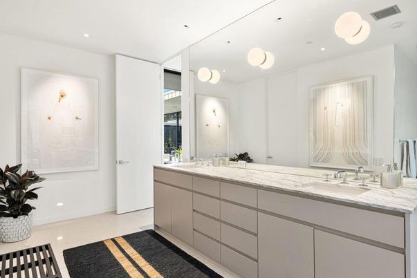 Bathroom, Dual Sink Vanities, Interior, Recessed Lighting