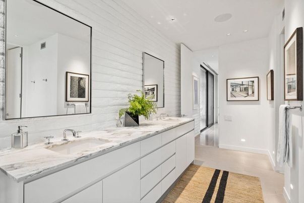 Bathroom, Dual Sink Vanities, Interior, Recessed Lighting