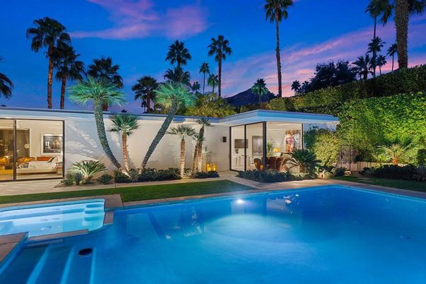 Exterior, Hot Tub, Pool