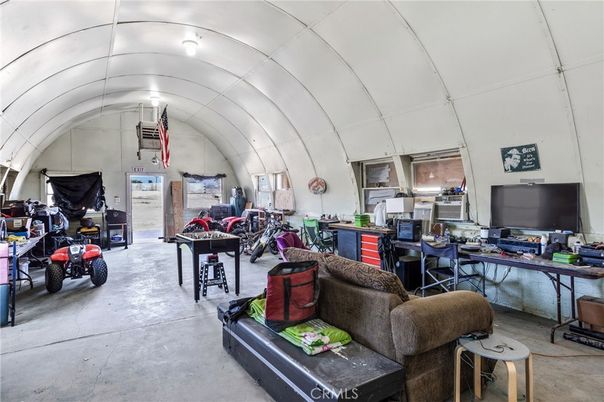 Garage, Interior, Living room