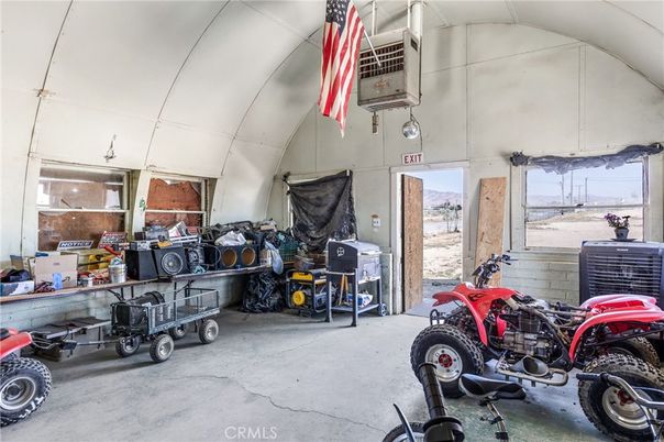 Garage, Interior