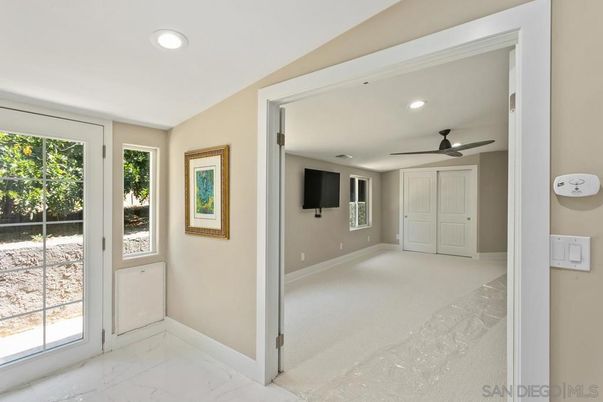 Empty room, Interior, Marble, Recessed Lighting