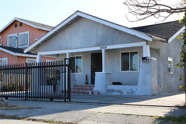 Exterior, Facade, American Craftsman