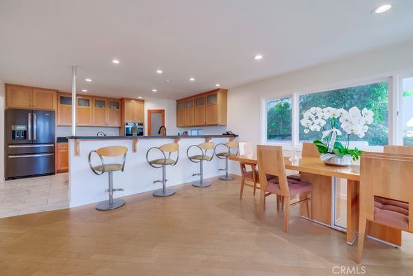 Dining room, Interior, Kitchen, Recessed Lighting, Stainless Steel Appliances, Wood Texture Flooring