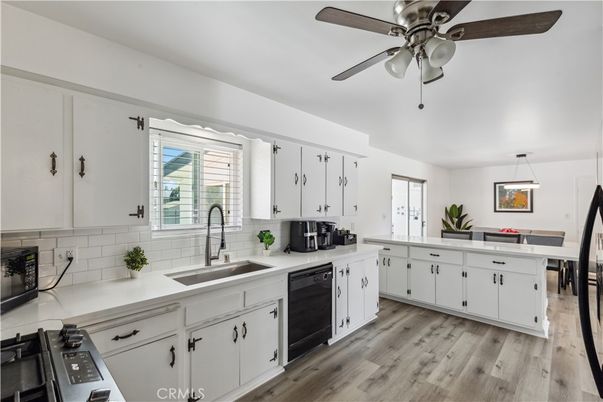 Dining room, Interior, Kitchen, Pendant Lights, Wood Texture Flooring