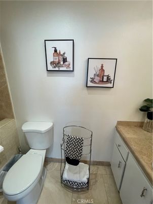 Bathroom, Interior, Tile Countertops