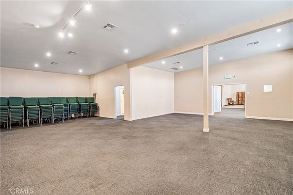 Empty room, Interior, Recessed Lighting, Wooden Beams