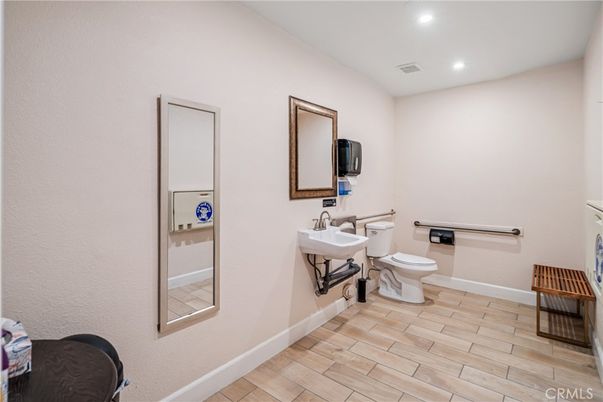 Bathroom, Interior, Recessed Lighting, Wood Texture Flooring