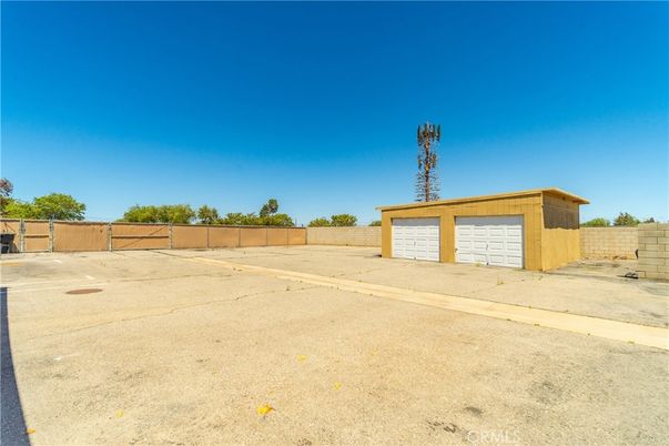 Backyard, Detached Garage, Exterior