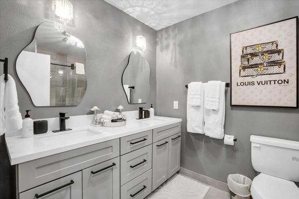 Bathroom, Dual Sink Vanities, Interior