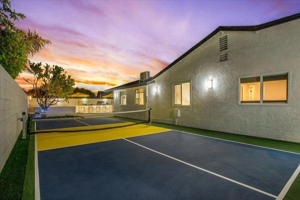 Exterior, Tennis Courts