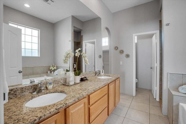 Bathroom, Dual Sink Vanities, Interior, Recessed Lighting