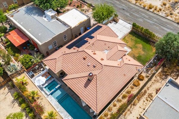 Exterior, Drone