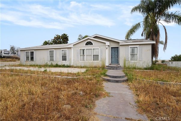Backyard, Exterior, Facade, Ranch