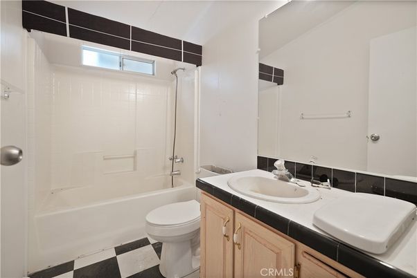 Bathroom, Interior, Tile Countertops