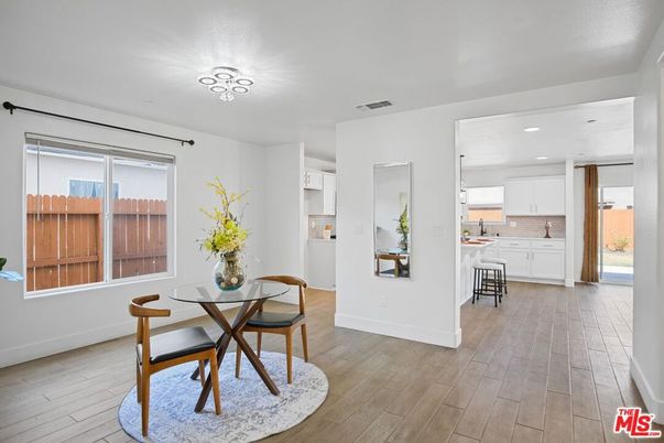 Dining room, Interior, Kitchen, Recessed Lighting, Wood Texture Flooring