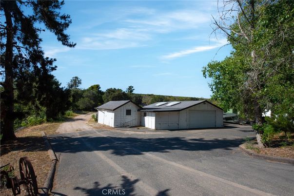 Backyard, Detached Garage, Exterior