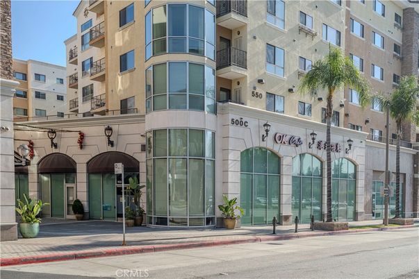 Exterior, Facade, Condo Building