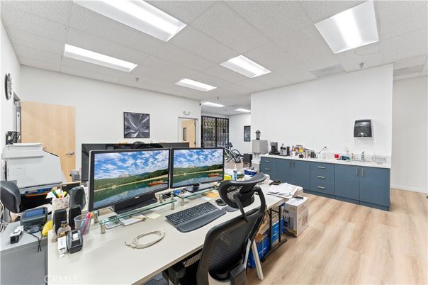 Home Office, Interior, Recessed Lighting, Wood Texture Flooring