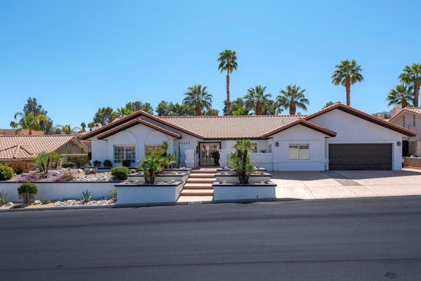 Attached, Exterior, Facade, Spanish Mediterranean