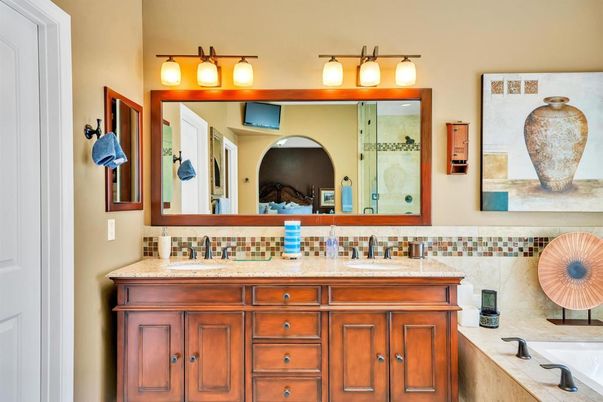 Bathroom, Dual Sink Vanities, Interior