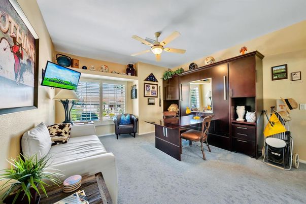 Home Office, Interior