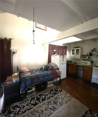 Interior, Pendant Lights, Wood Texture Flooring