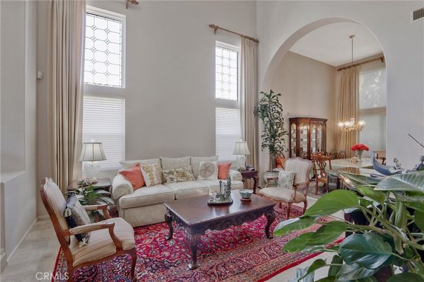 Chandelier, Dining room, Interior, Living room, Pendant Lights