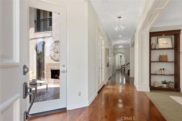 Chandelier, Fireplace, Interior, Recessed Lighting, Wood Texture Flooring