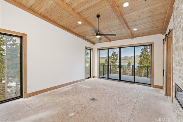 Empty room, Interior, Recessed Lighting, Wooden Beams, Wooden Ceilings