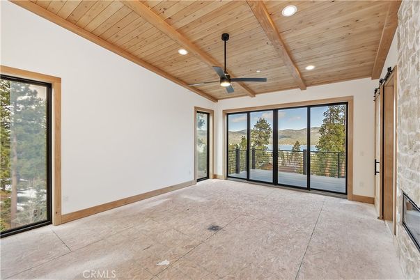 Empty room, Interior, Recessed Lighting, Wooden Beams, Wooden Ceilings