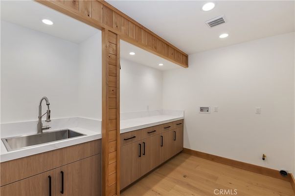 Interior, Recessed Lighting, Wood Texture Flooring