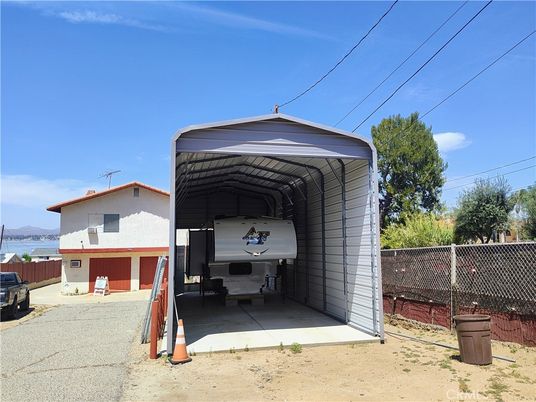 Detached Garage, Exterior