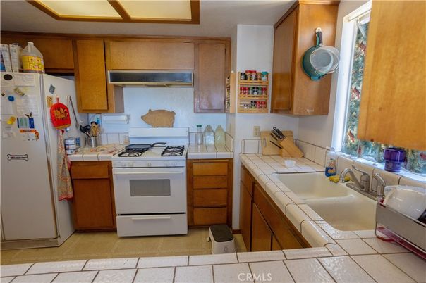 Interior, Kitchen, Tile Countertops
