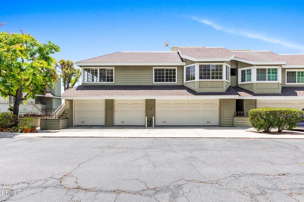 Attached, Exterior, Facade, Ranch