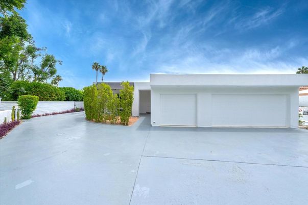 Detached Garage, Exterior