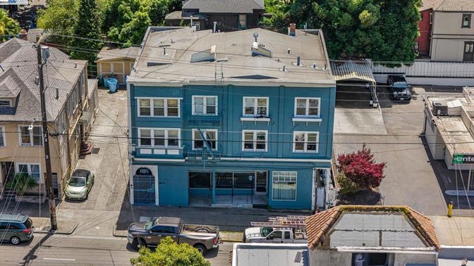 Exterior, Drone