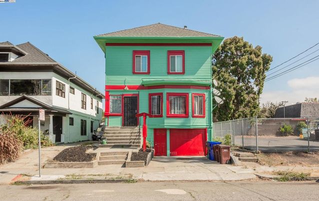 Exterior, Facade, American Foursquare
