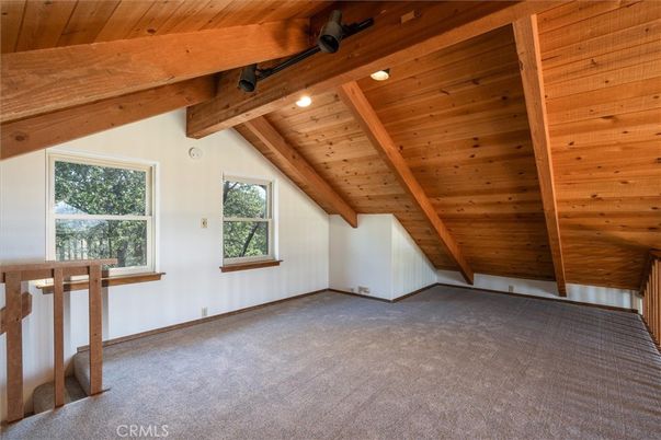 Empty room, Interior, Wooden Beams, Wooden Ceilings