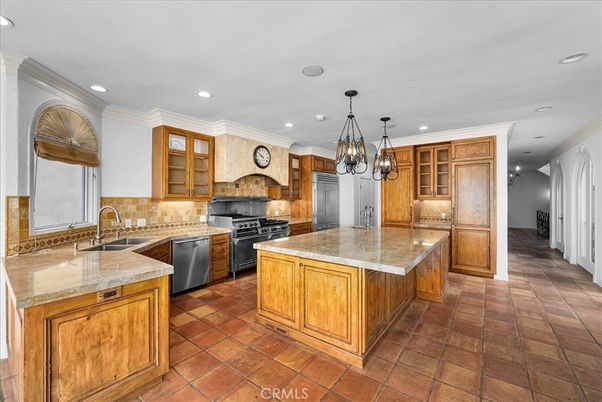 Chandelier, Interior, Kitchen, Recessed Lighting, Stainless Steel Appliances
