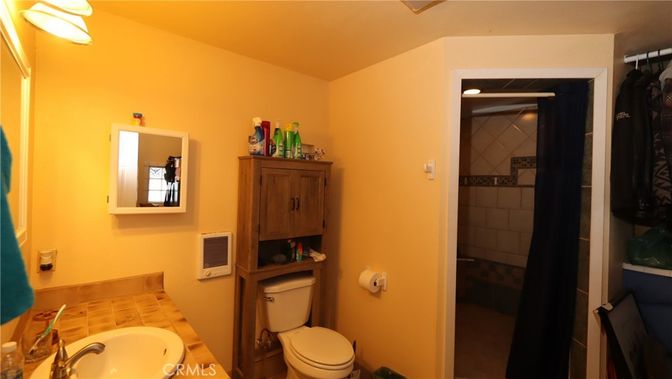 Bathroom, Interior, Tile Countertops