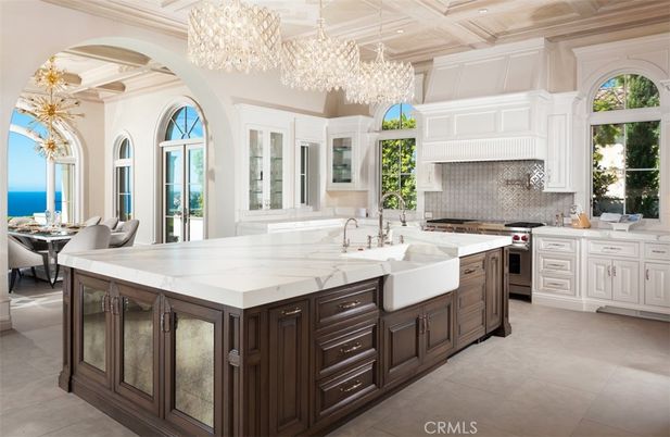 Chandelier, Dining room, Interior, Kitchen, Recessed Lighting, Stainless Steel Appliances, Water