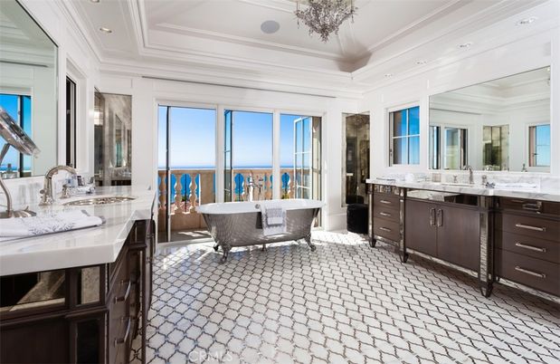 Bathroom, Dual Sink Vanities, Free Standing Baths, Interior, Recessed Lighting, Water