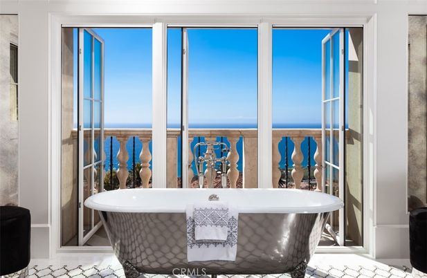 Bathroom, Free Standing Baths, Interior, Water
