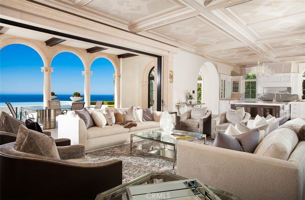 Chandelier, Interior, Living room, Water