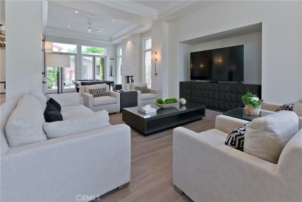 Billiard Table, Game Room, Interior, Living room, Recessed Lighting, Wood Texture Flooring